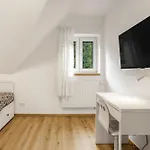 U Ticheho Lesa Tatil Evi