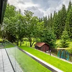 U Ticheho Lesa Tatil Evi *